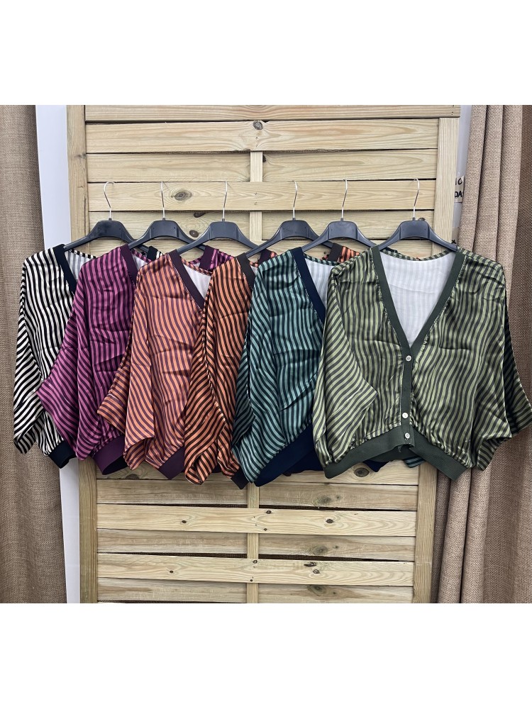 Bomber saten con botones raya fina ondulada