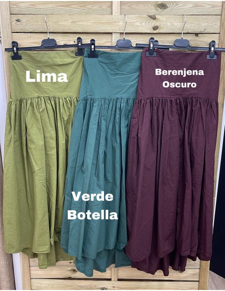 Falda midi con corte en cadera y vuelo