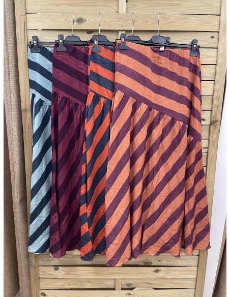 Falda bicolor de rayas diagonales