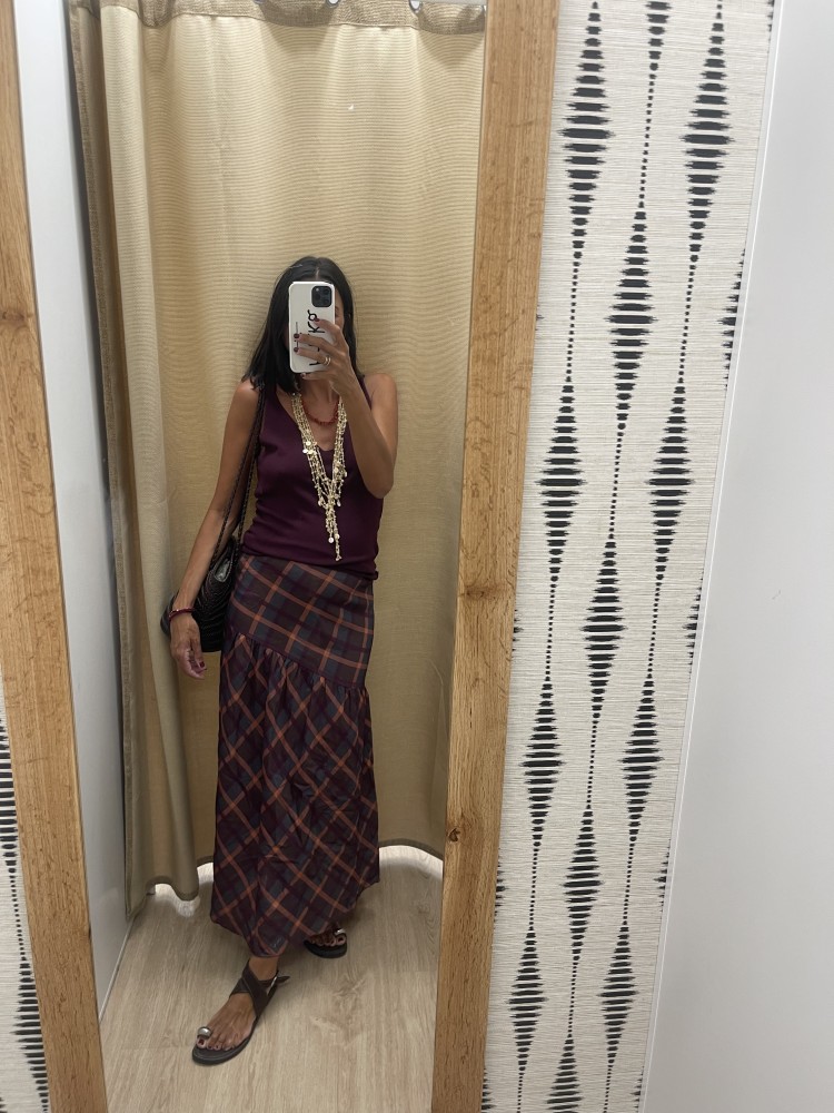 Falda corte diagonal en cadera cuadros