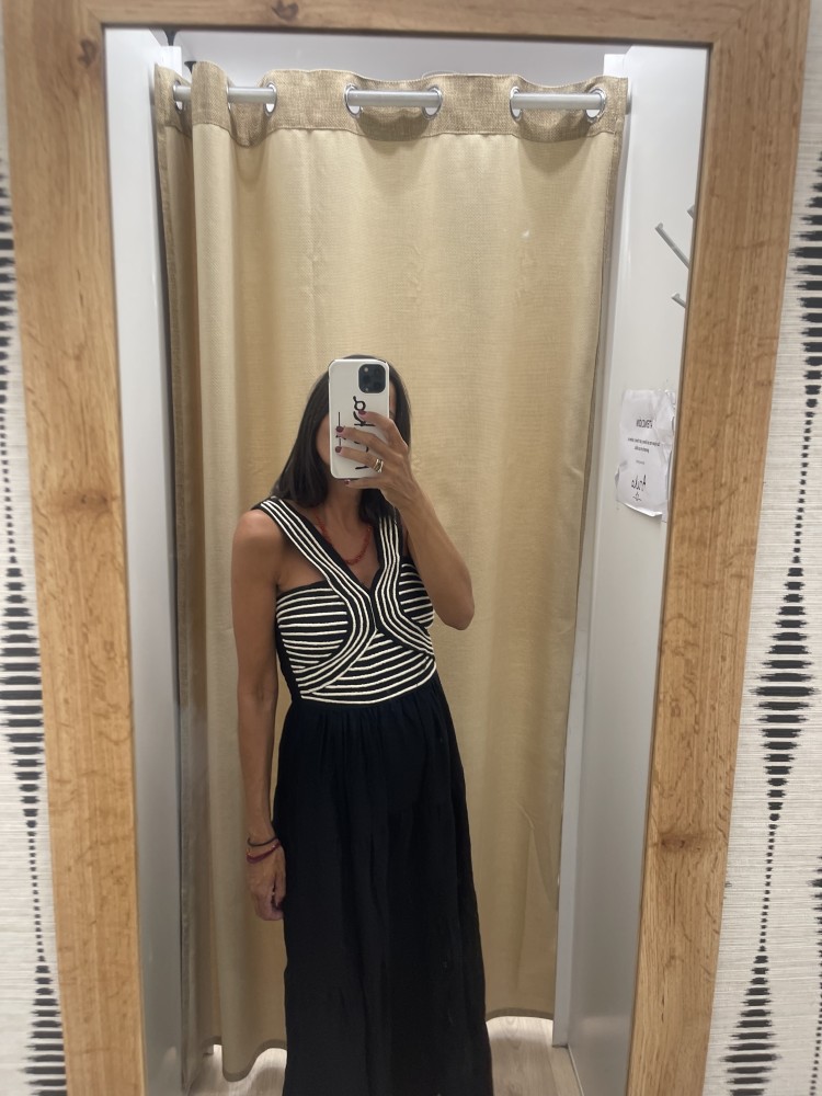 Vestido parte superior bordada con tirantas cruzadas