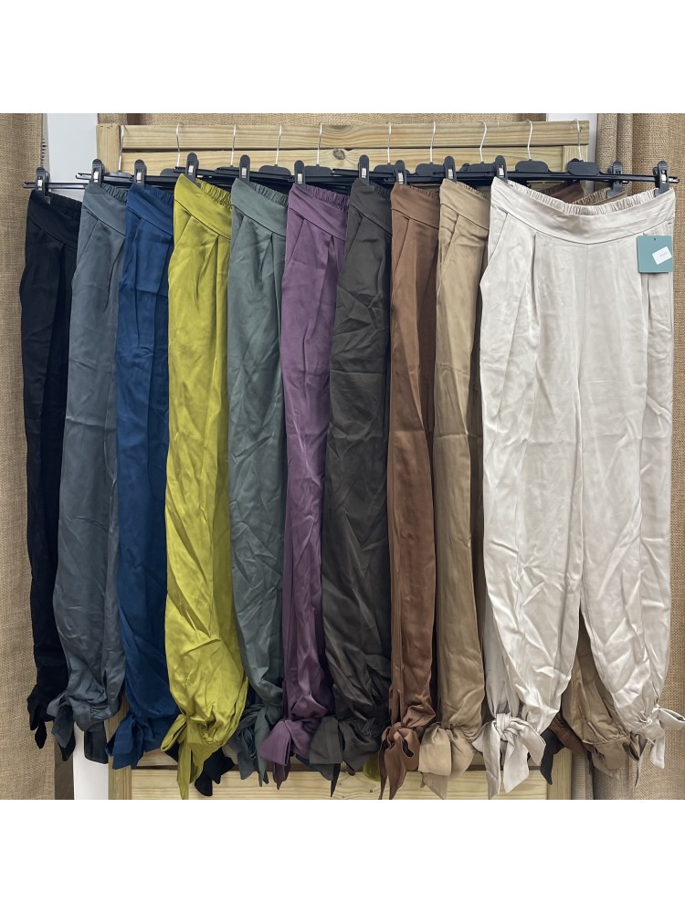 Pantalon saten bombacho con nudo en bajo