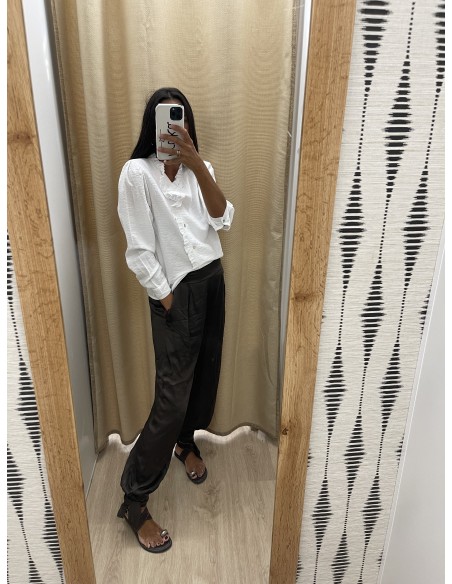 Pantalon saten bombacho con nudo en bajo