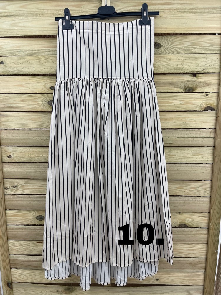 Falda midi estampada corte en cadera