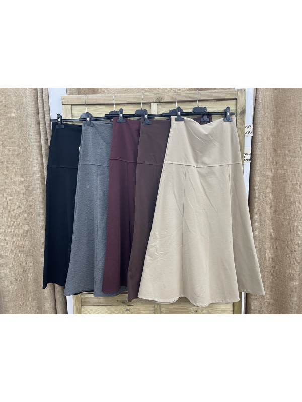 Falda evase de punto grueso