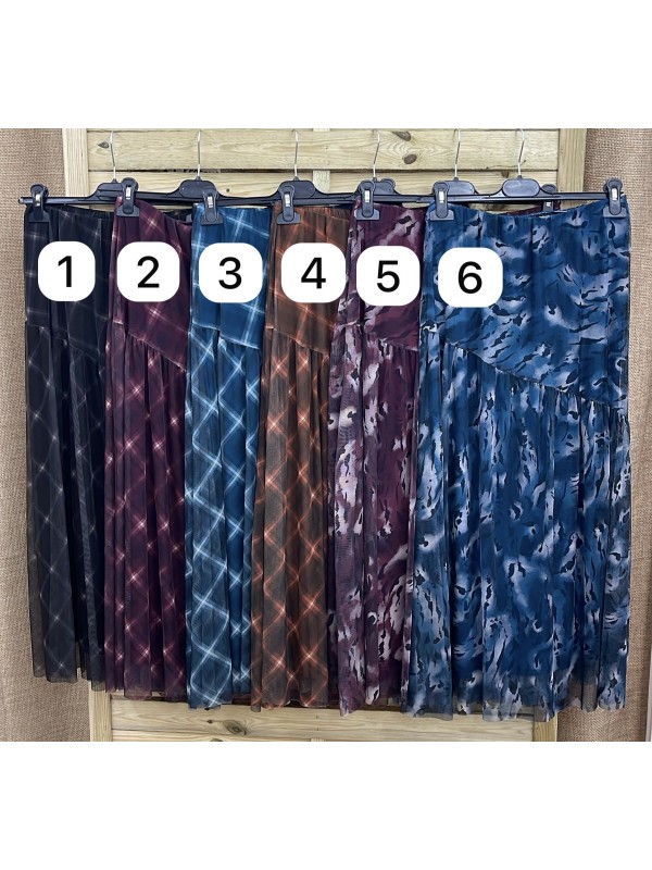 Falda de tul estampada con corte asimétrico en cadera