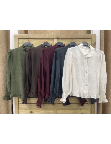 Camisa Claudia volantito en cuello y bajo con funde en puños