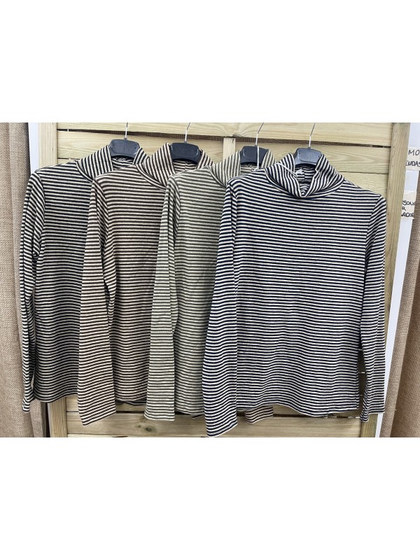 Camiseta de rayitas de cuello alto 2