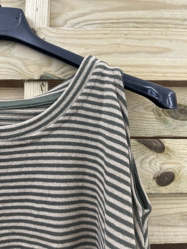 Camiseta de rayitas hombros descubiertos 2