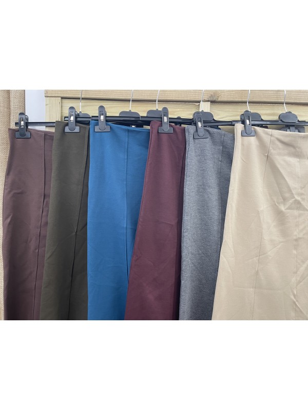 Falda de punto evasé con costuras verticales 2