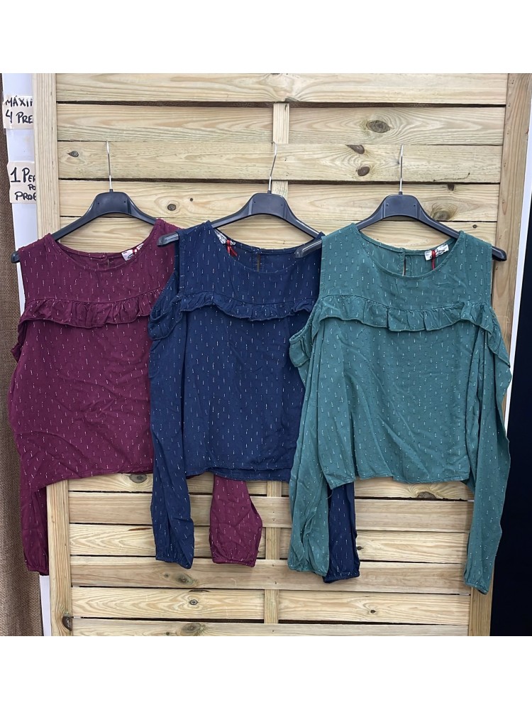 Camisa hilitos plata con hombros descubiertos y volantito horizontal