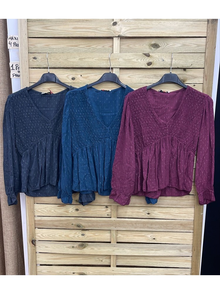 Camisa pico pecho fruncido hilitos plata