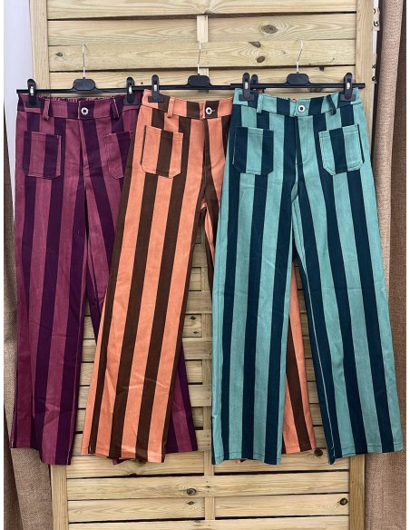 Pantalon raya media vertical con bolsillo