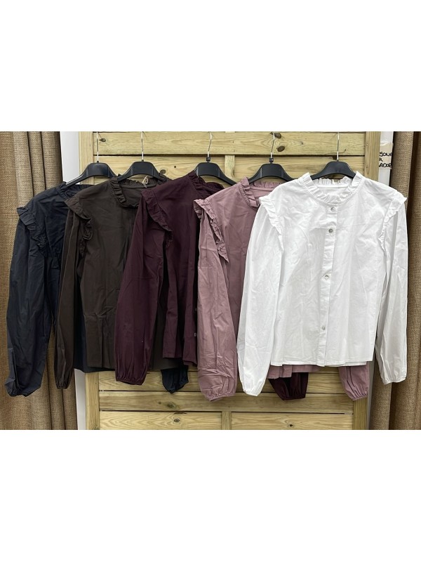 Camisa mini volantito liso en cuello y hombros con botones