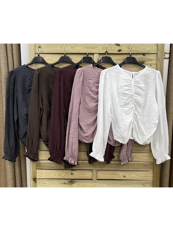 Camisa con frunce delantero y abertura en escote