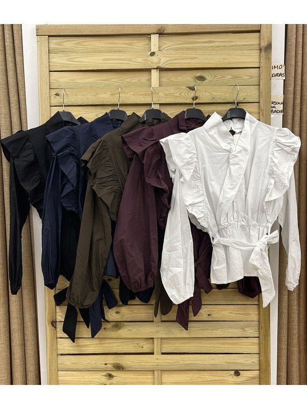 Camisa parte delantera cruzada con cinturon