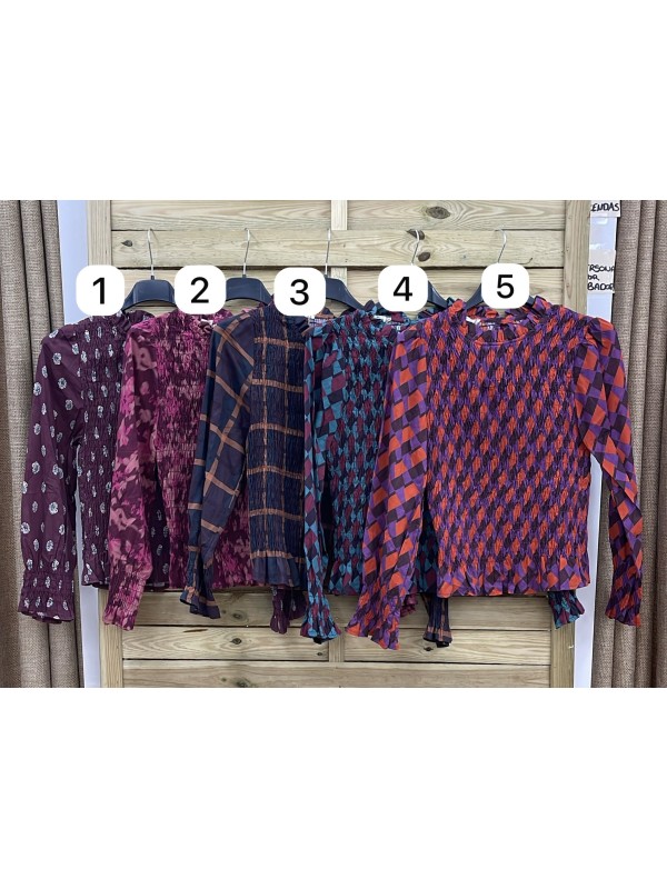 Camisa estampada fruncida con manga lisa con mini volante