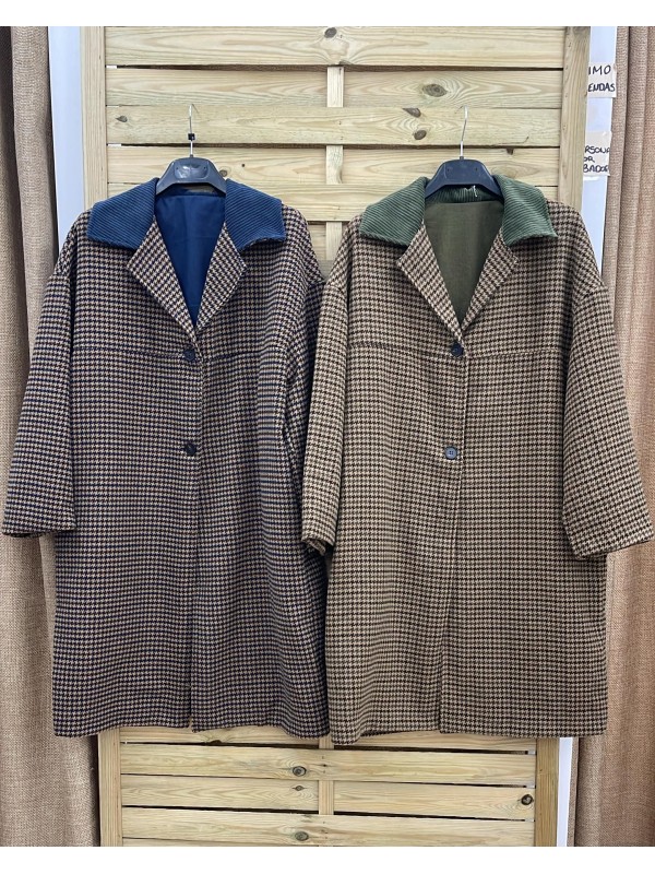 Abrigo midi de pata de gallo con cuello de pana