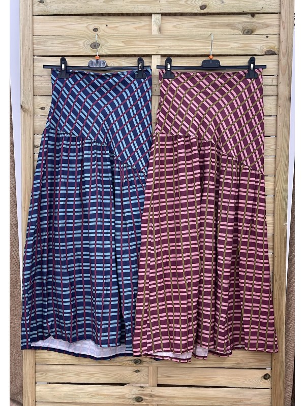 Falda Candela corte diagonal en cadera