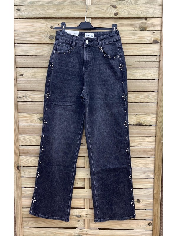 Jeans negros con cruces laterales de tachas plata