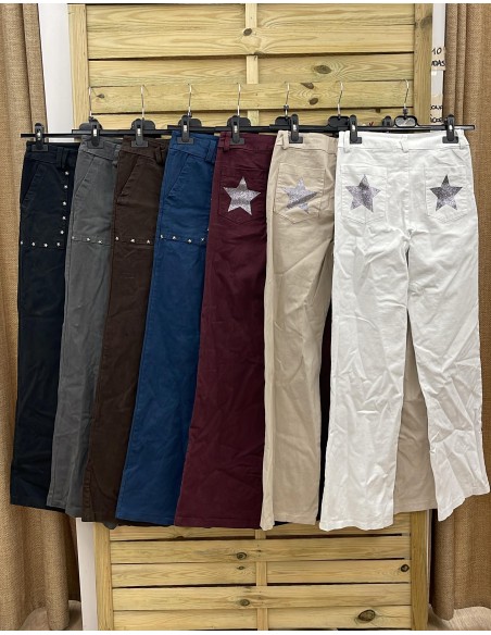 Jeans estrellas plata traseras y tachas en bolsillos