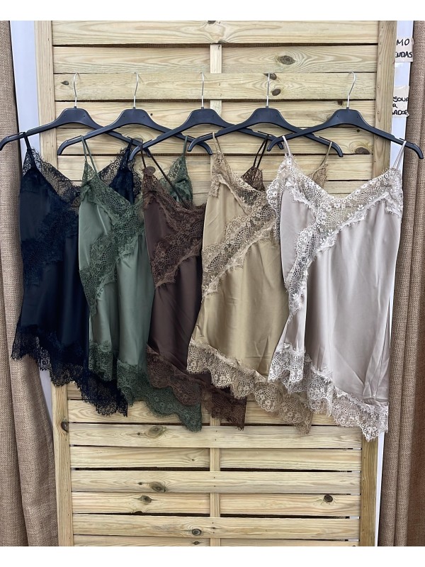 Top lencero asimetrico con encaje diagonal