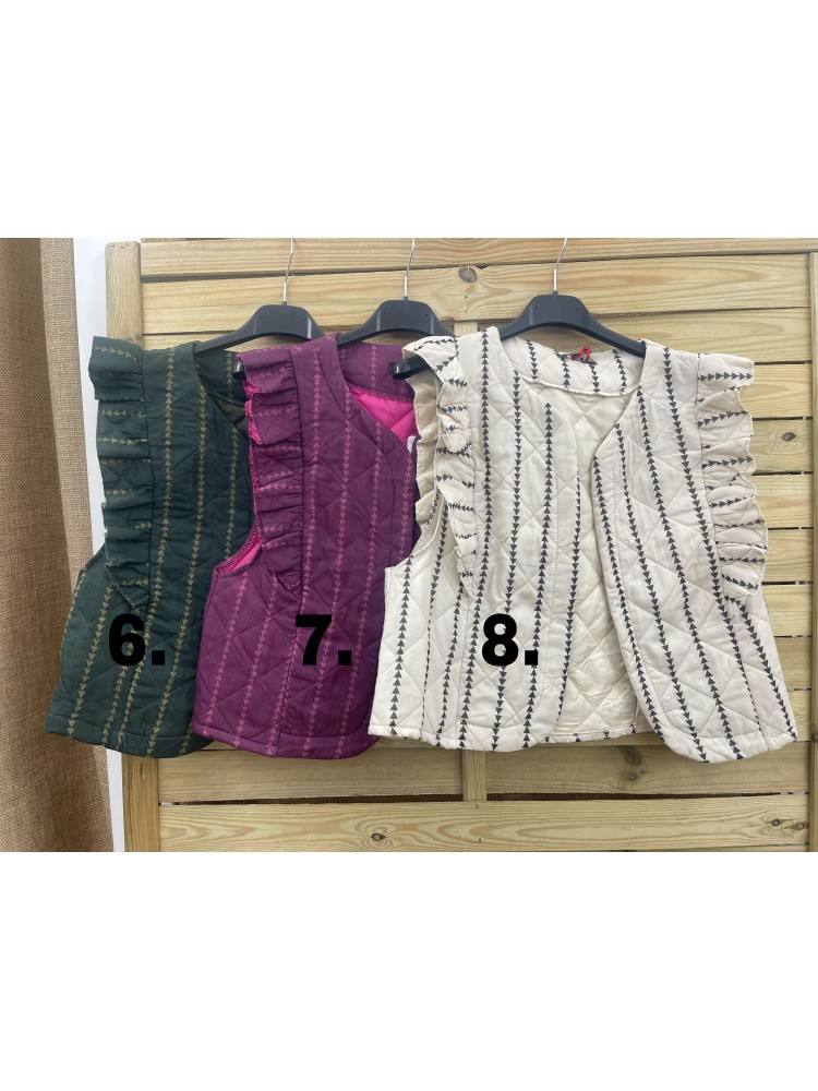 Chaleco estampado acolchado con volantes verticales