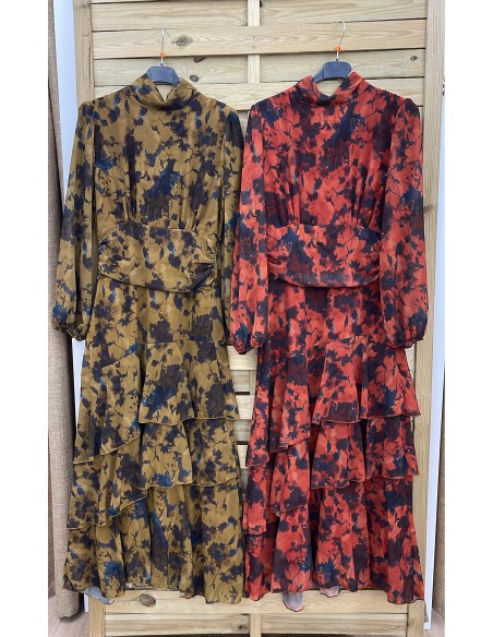 Vestido estampado de gasa con fajín y triple volante