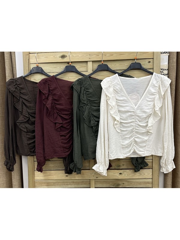 Camisa escote de pico con frunce delantero y doble volante