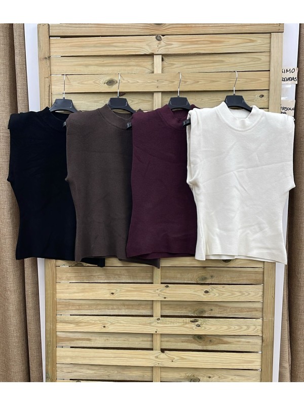 Top liso de punto de sisa con hombreras