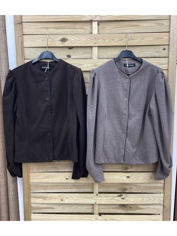 Chaqueta con manga abullonada y vivos negros