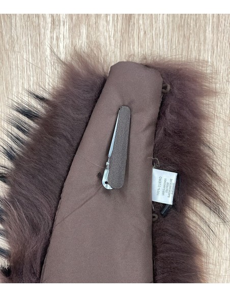 Cuello largo de pelo natural con pinza