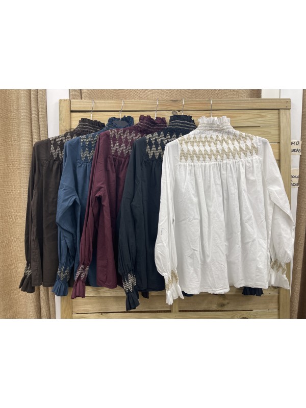 Camisa lisa con doble zig zag de hilitos