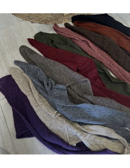 Pañuelo de punto calado