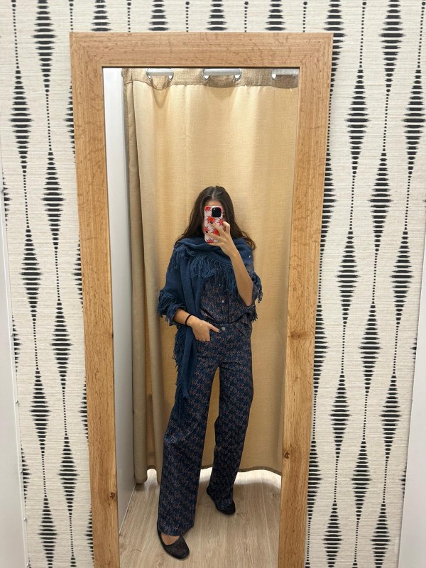 Camisa racimo con cuello y puños fruncidos