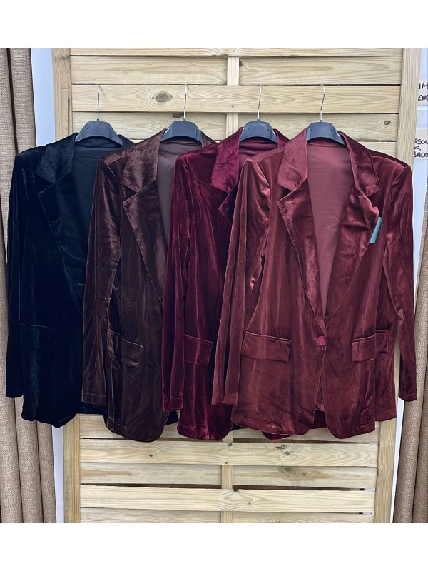 Blazer terciopelo con hombreras y boton delantero