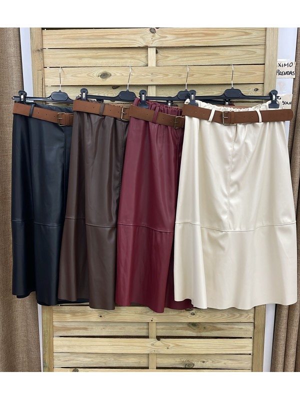 Falda midi efecto piel con cinturon