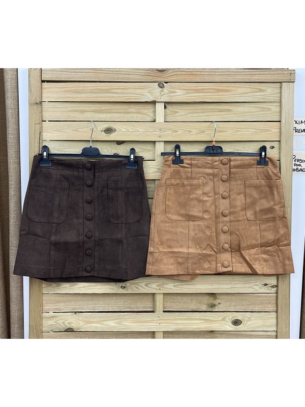 Falda mini efecto ante con botones y bolsillos