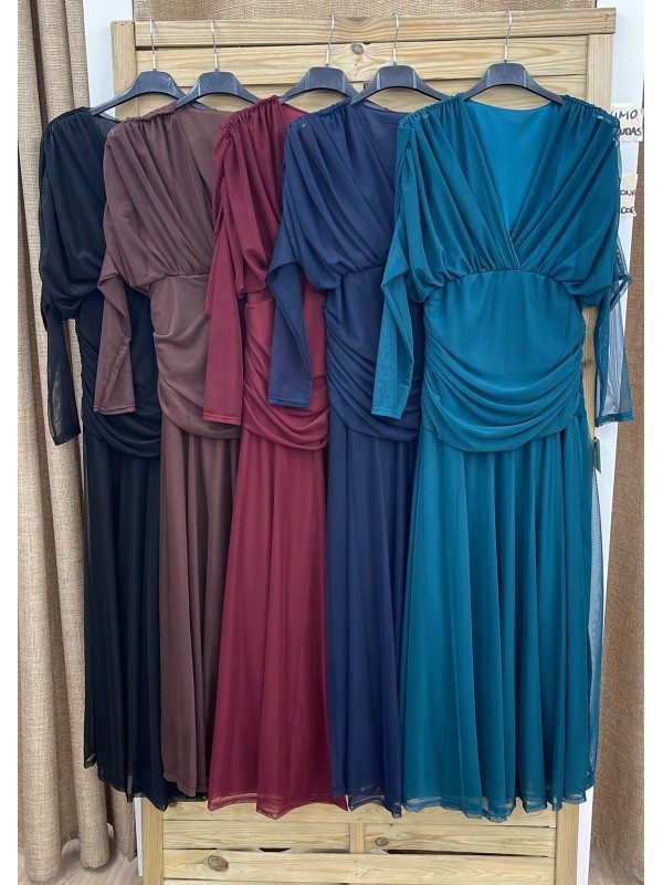 Vestido de tul liso escote en pico