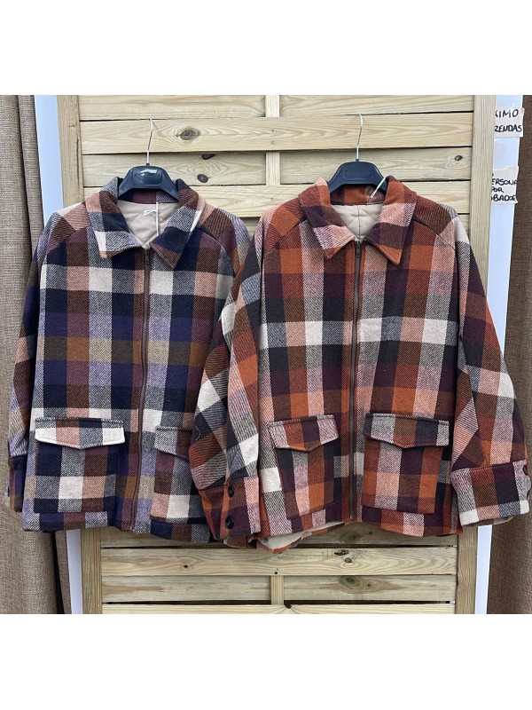 Chaqueta oversize de cuadros con cremallera
