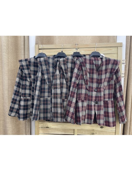 Chaqueta tartán doble capa en hombros
