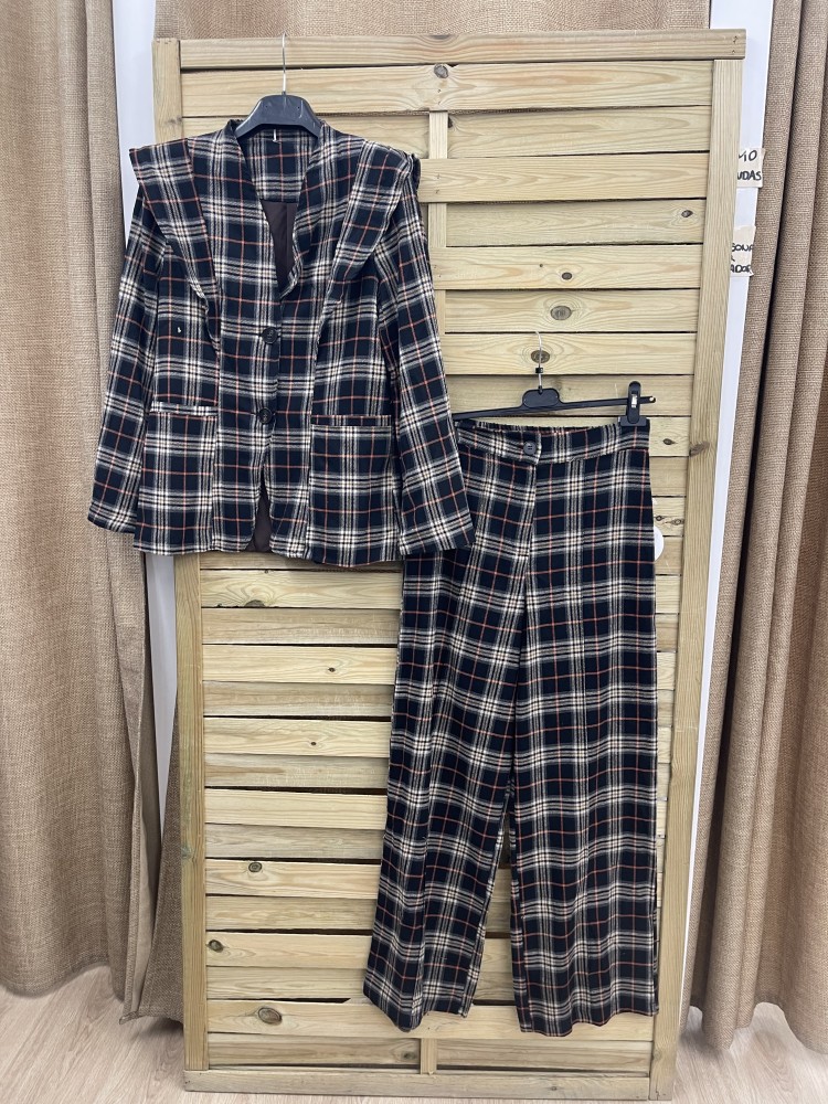 Chaqueta tartán doble capa en hombros