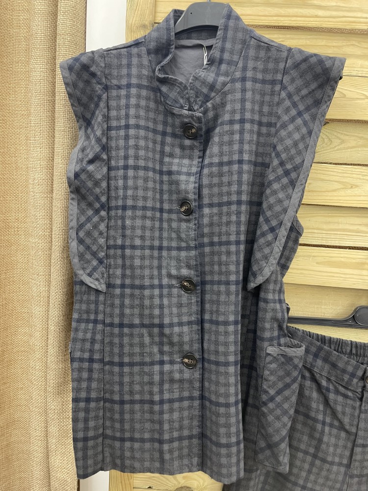 Chaleco Sara capita en hombros y cinturon