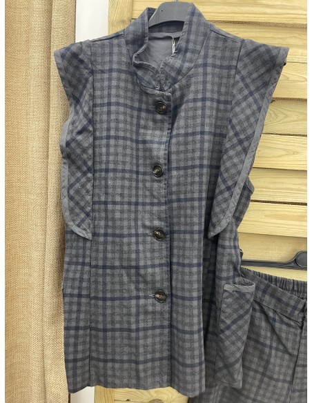 Chaleco Sara capita en hombros y cinturon