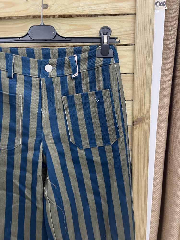 Pantalon Carol rayas con bolsillos delanteros