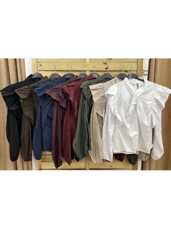 Camisa parte delantera cruzada y doble volante en hombros