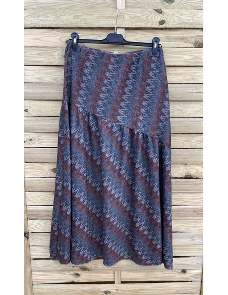 Falda zig zag corte diagonal en cadera