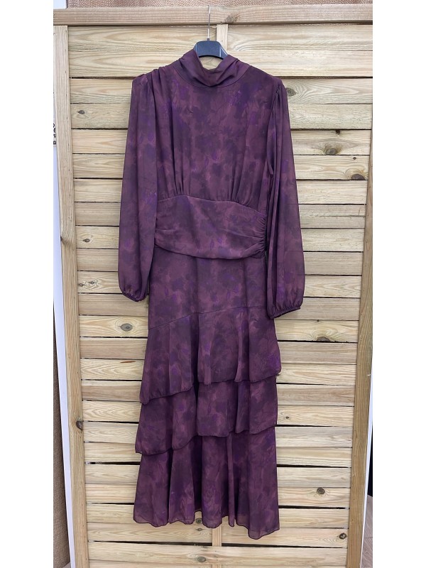 Vestido de gasa con fajín y doble volante en bajo