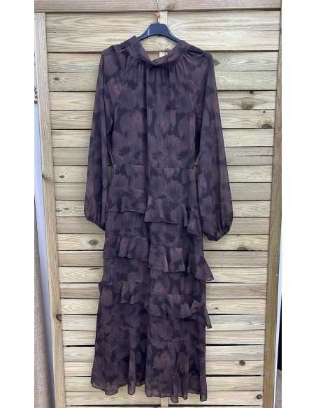 Vestido largo floral de manga larga con triple volante en falda