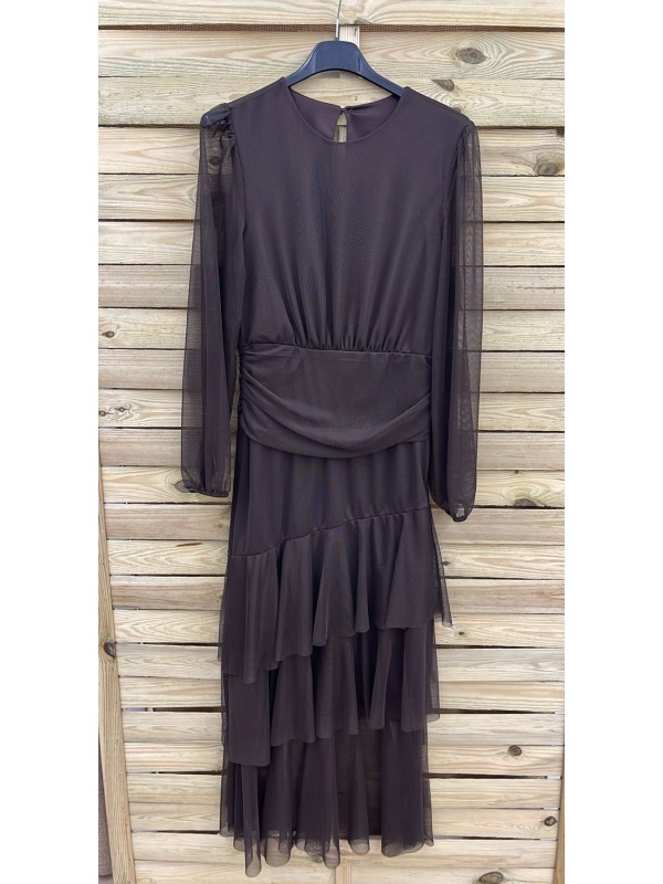 Vestido de tul liso con fajín y triple volante